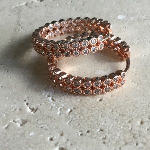 NEW! Rose gold! Earrings!